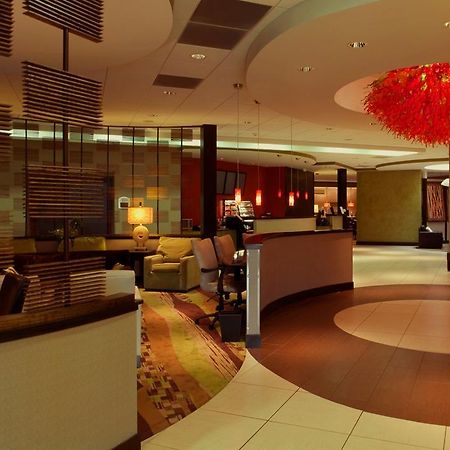 Holiday Inn Olathe Medical Center Interior photo